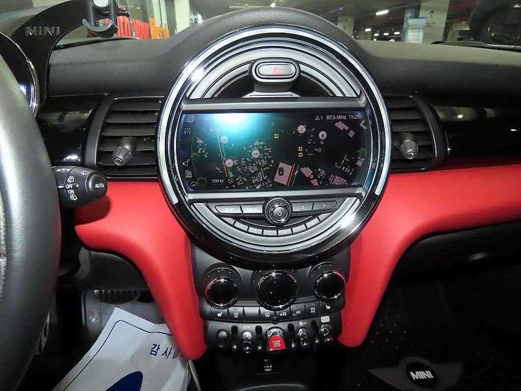Mini Cooper — photo 11