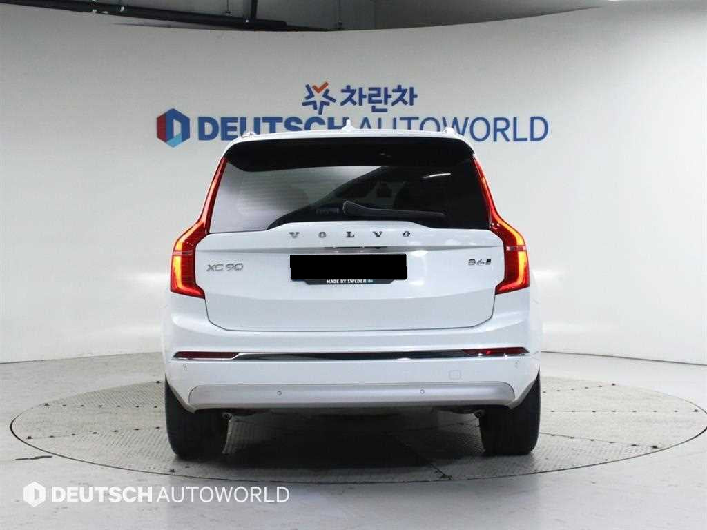 Volvo XC90 — photo 04