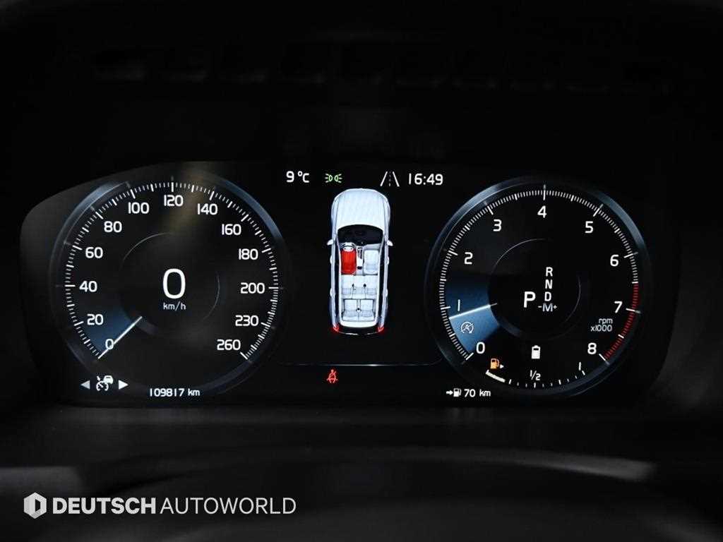 Volvo XC90 — photo 08