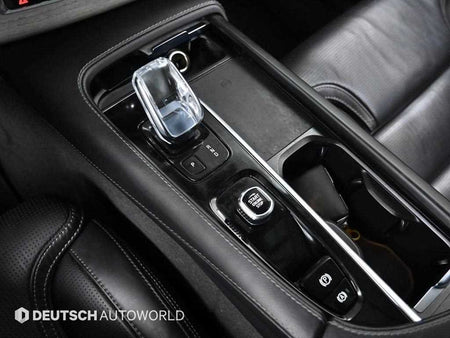 Volvo XC90 — photo 09