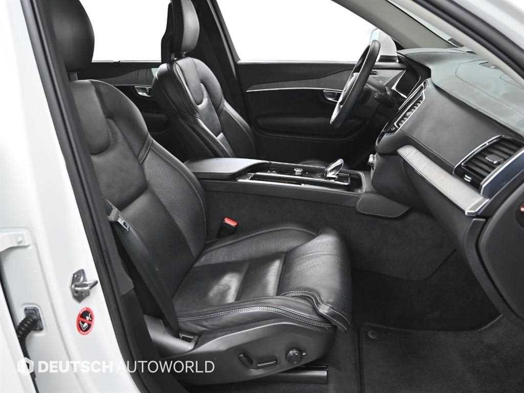 Volvo XC90 — photo 10