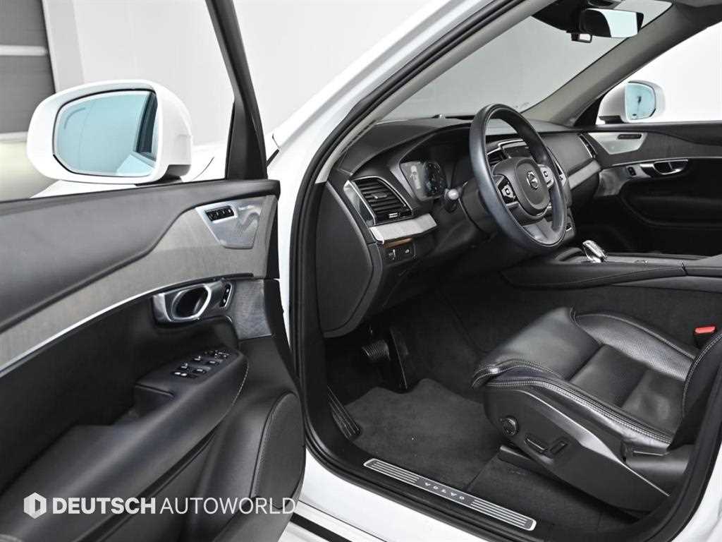 Volvo XC90 — photo 11