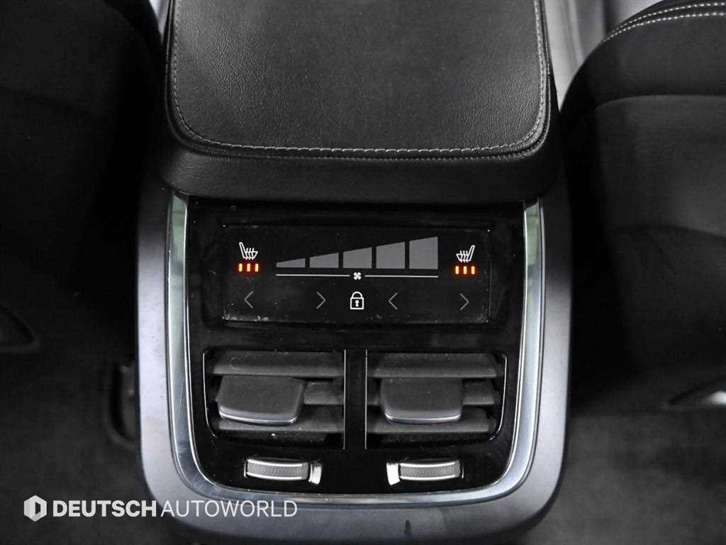Volvo XC90 — photo 16