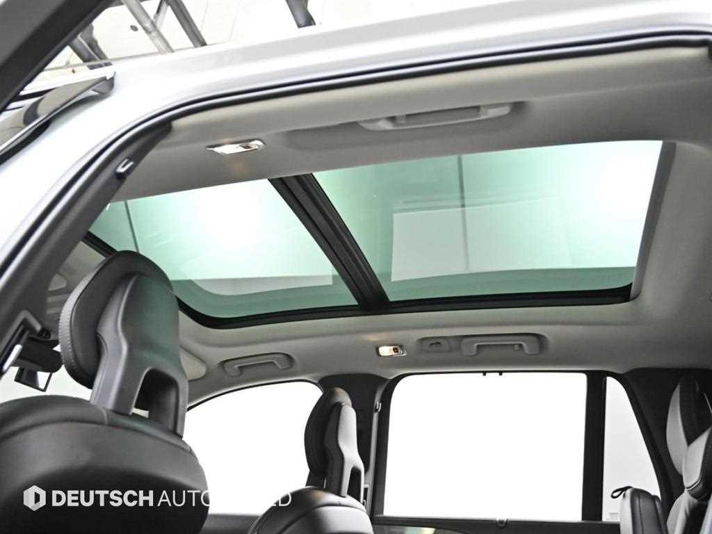Volvo XC90 — photo 19