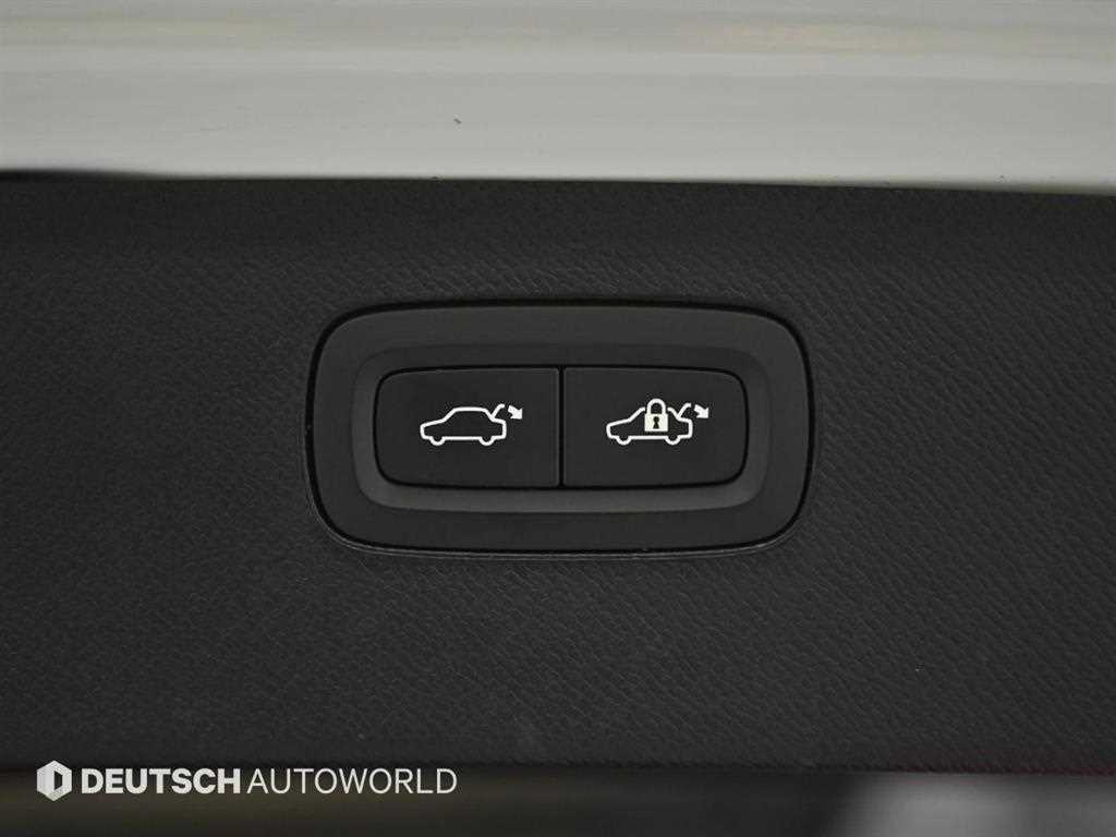 Volvo XC90 — photo 20