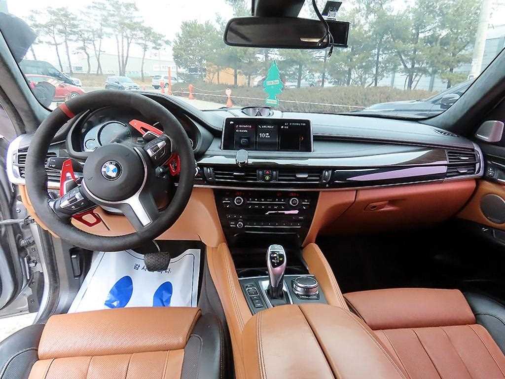 BMW X6 — photo 07