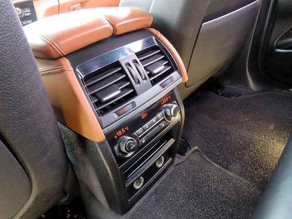 BMW X6 — photo 14