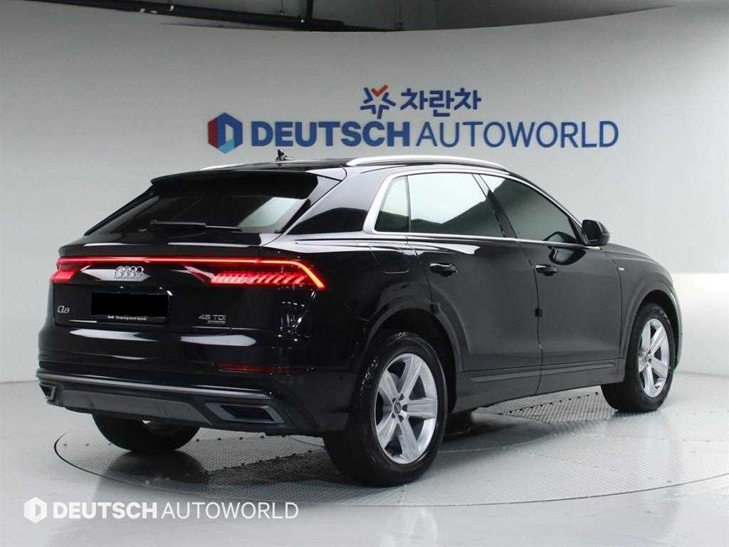 Audi Q8 — photo 04
