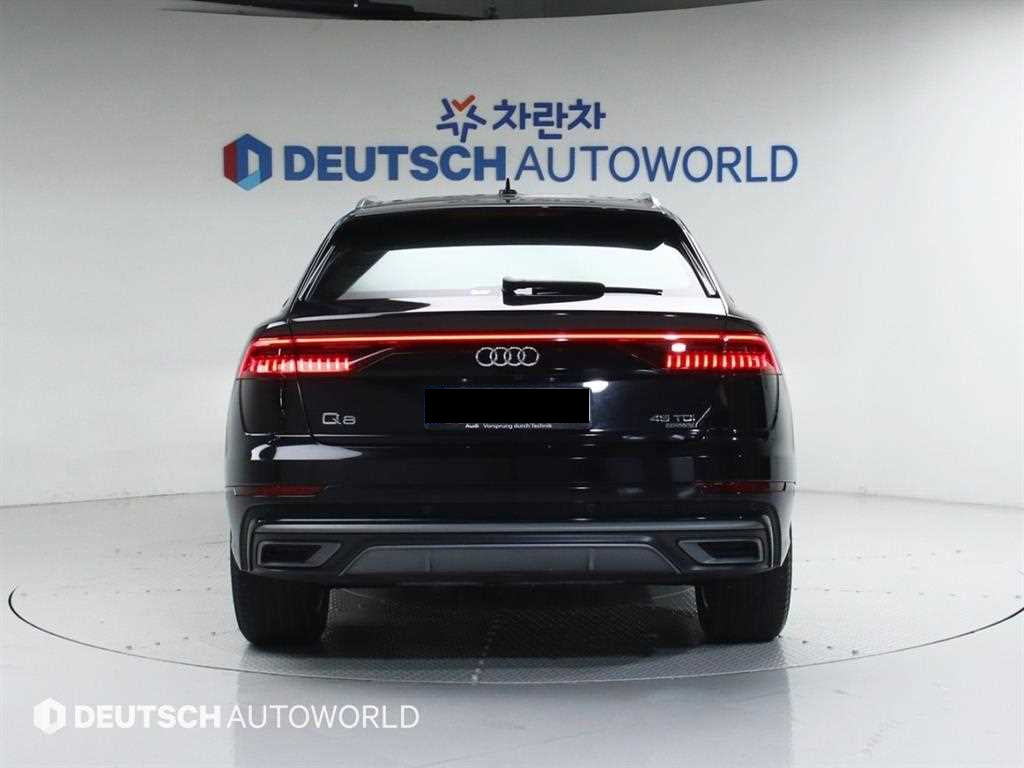 Audi Q8 — photo 05