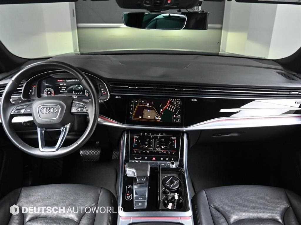 Audi Q8 — photo 10