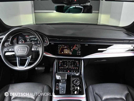 Audi Q8 — photo 10