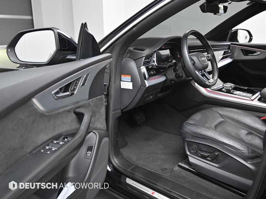 Audi Q8 — photo 11