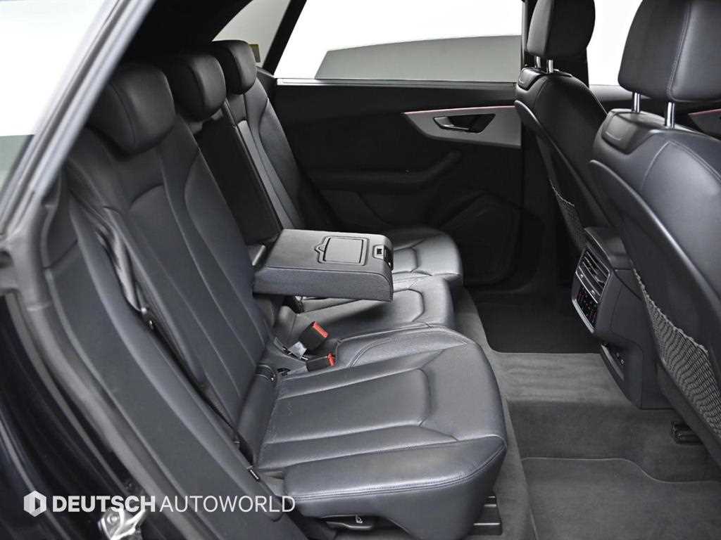 Audi Q8 — photo 12
