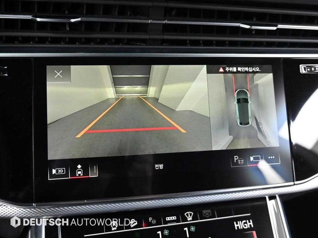Audi Q8 — photo 16