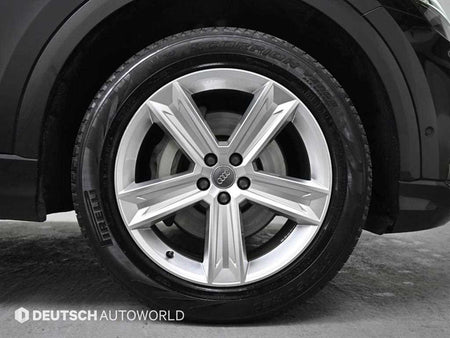 Audi Q8 — photo 20