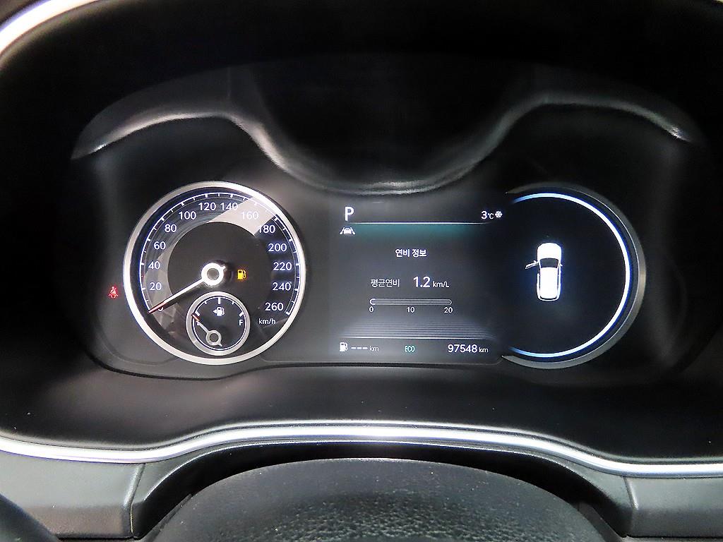 Genesis GV80 — photo 09