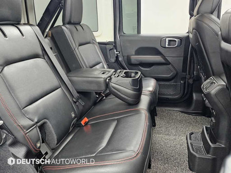 Jeep Wrangler — photo 12
