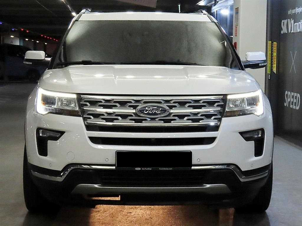 Ford Explorer — photo 02