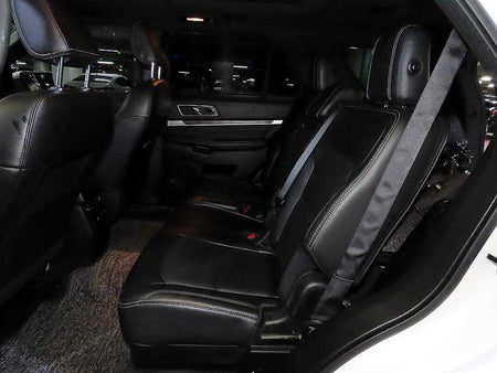 Ford Explorer — photo 07