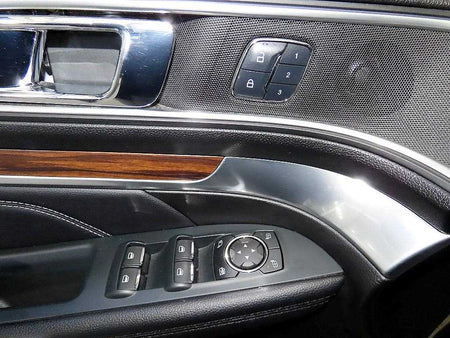 Ford Explorer — photo 13
