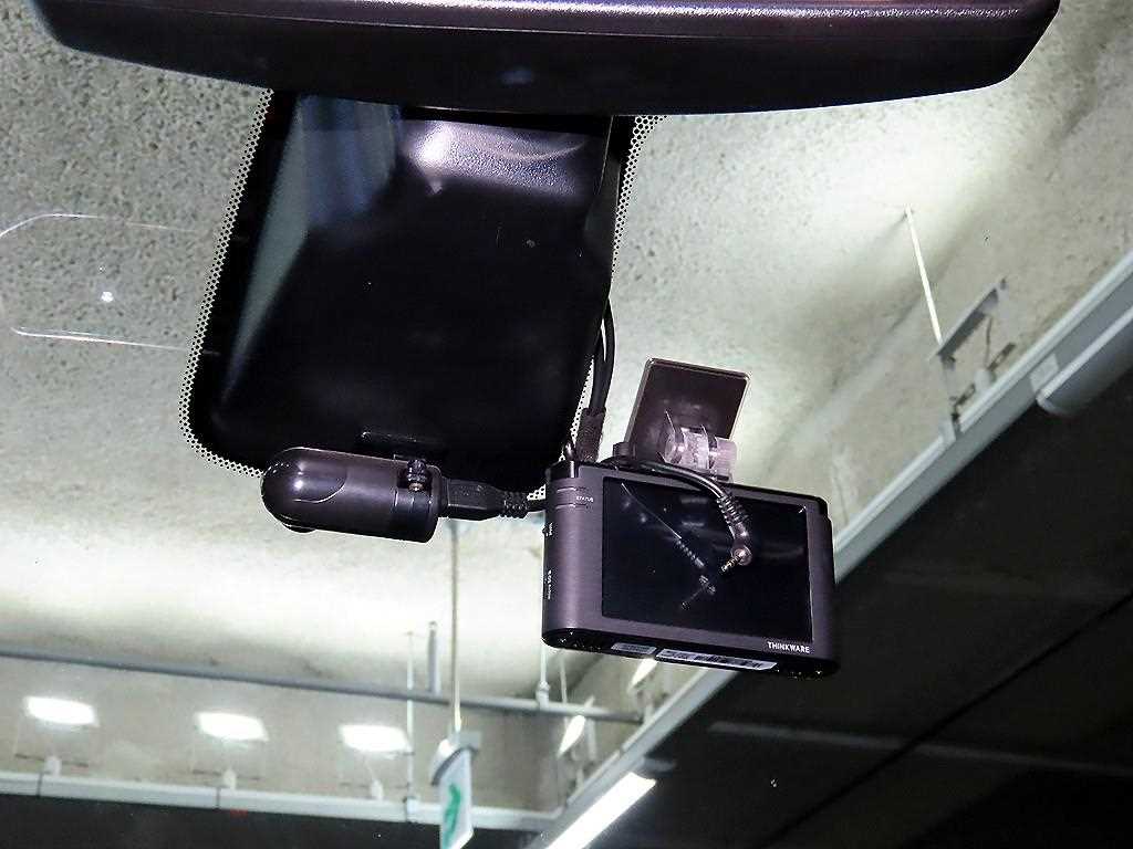 Ford Explorer — photo 15