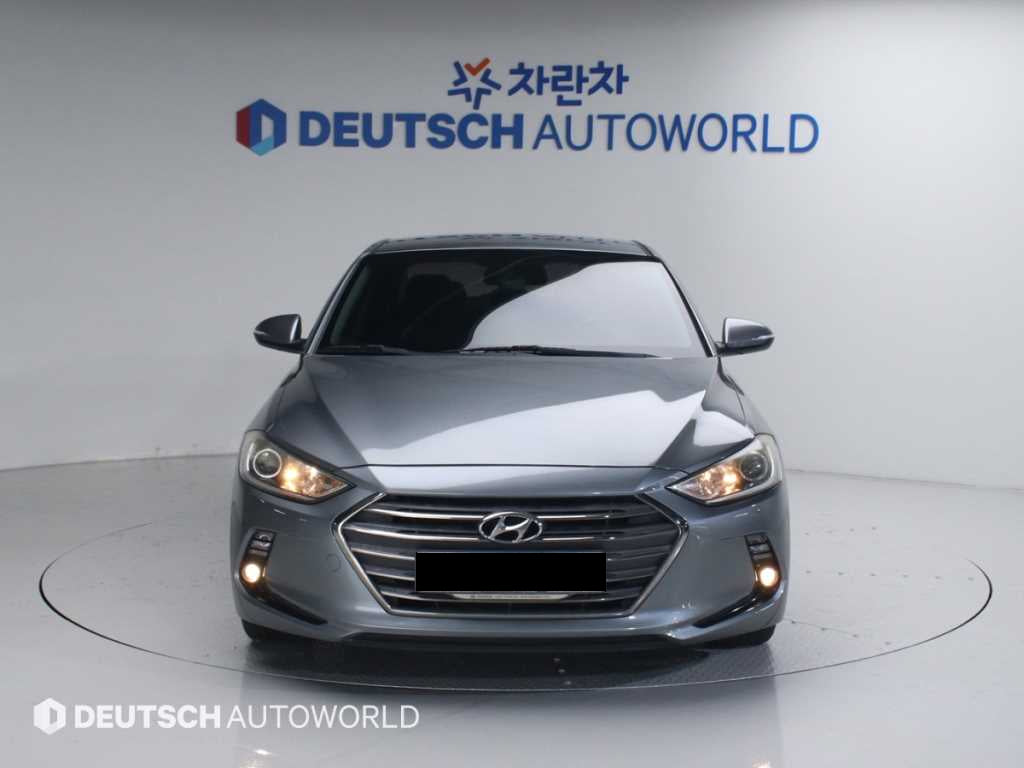 Hyundai Avante — photo 03