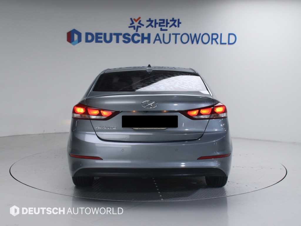 Hyundai Avante — photo 04