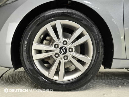 Hyundai Avante — photo 05