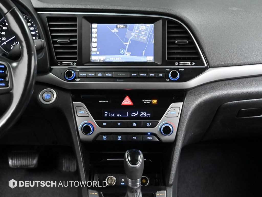 Hyundai Avante — photo 14