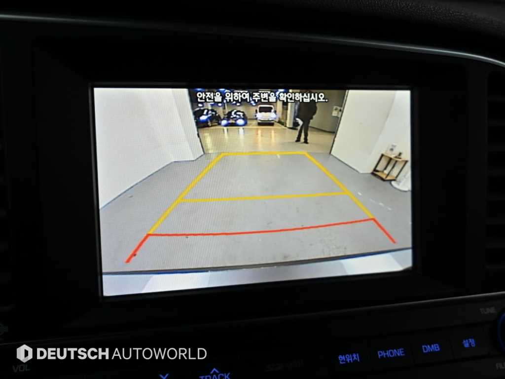 Hyundai Avante — photo 15