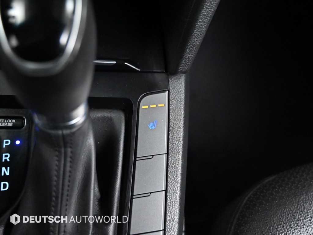 Hyundai Avante — photo 17
