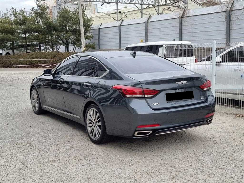 Genesis G80 — photo 03
