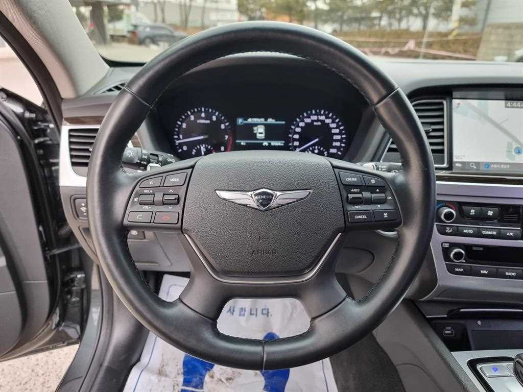 Genesis G80 — photo 10