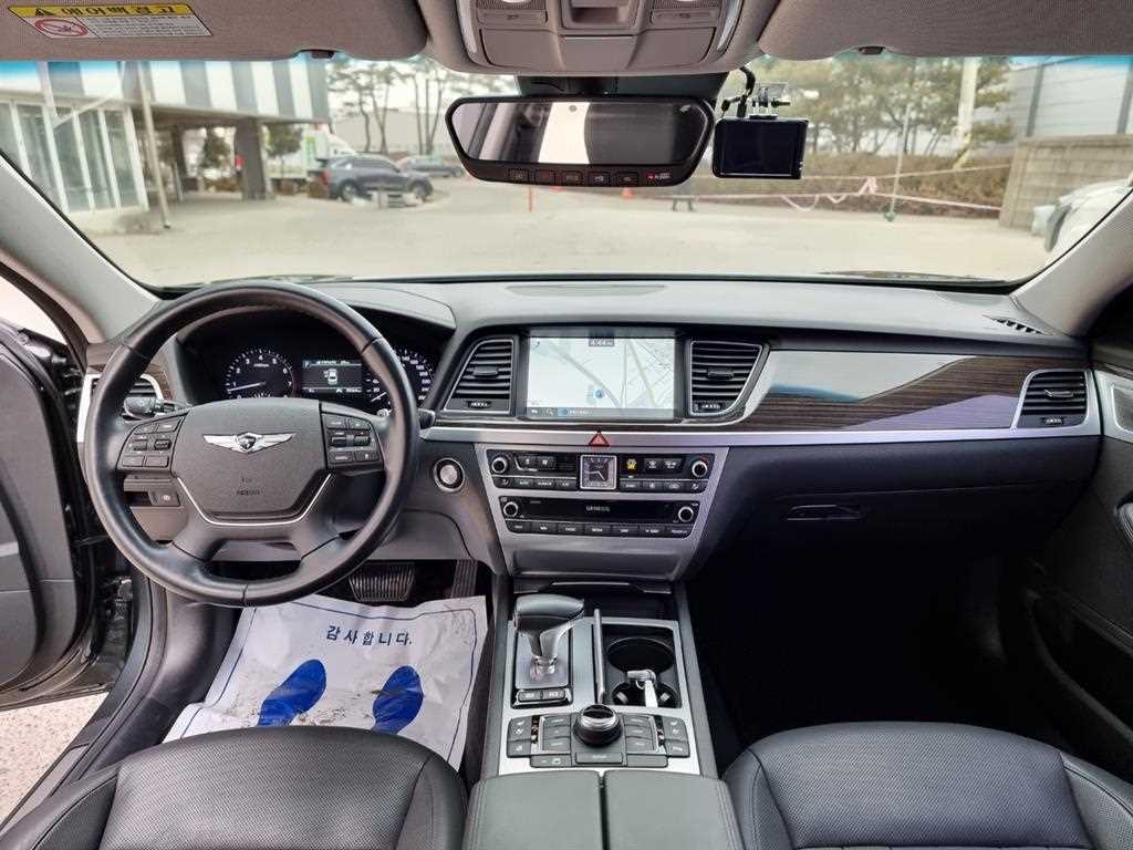 Genesis G80 — photo 11
