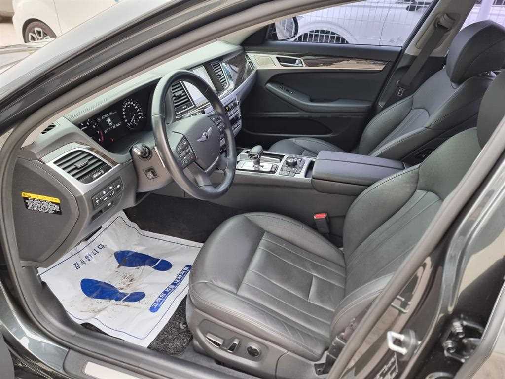Genesis G80 — photo 14