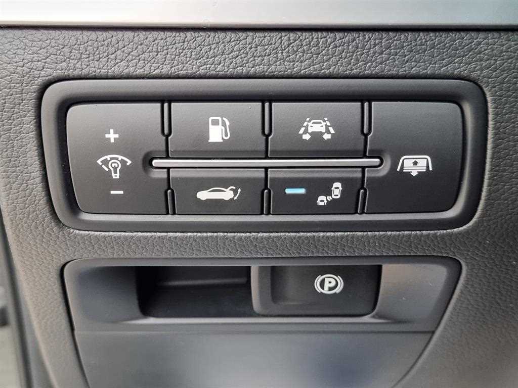 Genesis G80 — photo 16