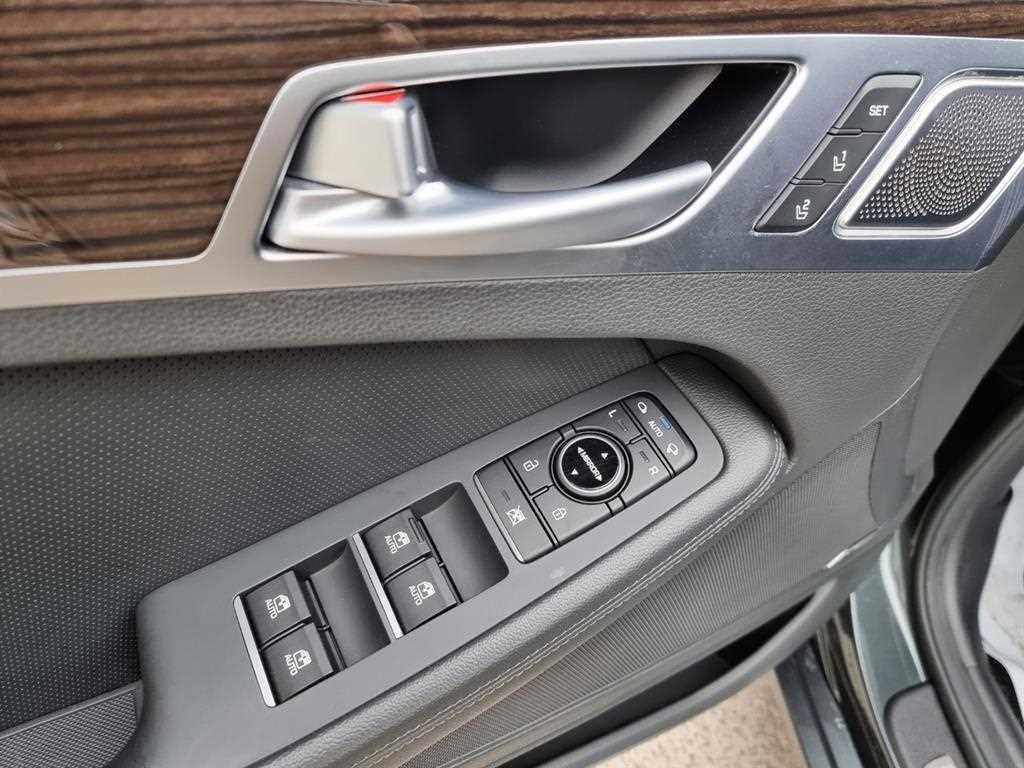Genesis G80 — photo 18