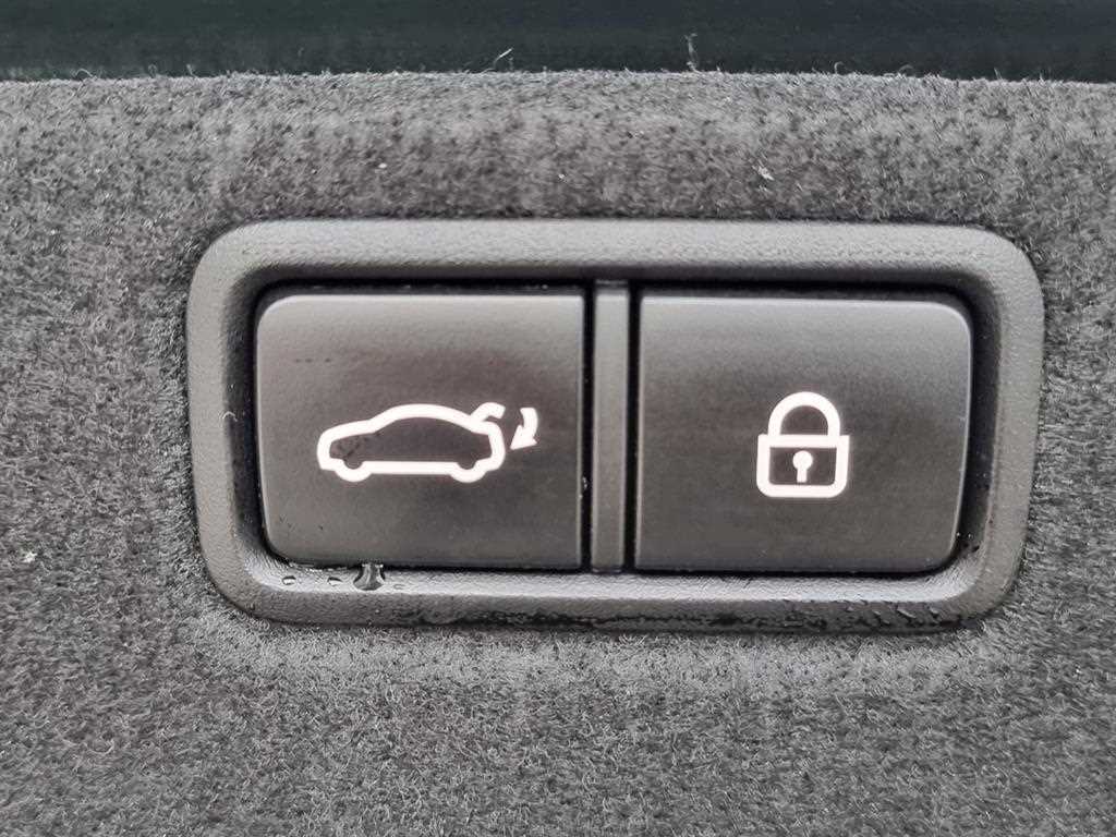 Genesis G80 — photo 20
