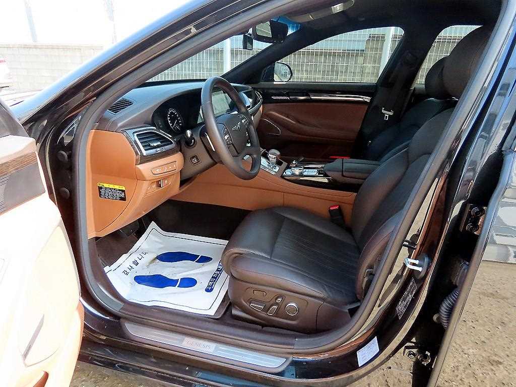 Genesis G90 — photo 05