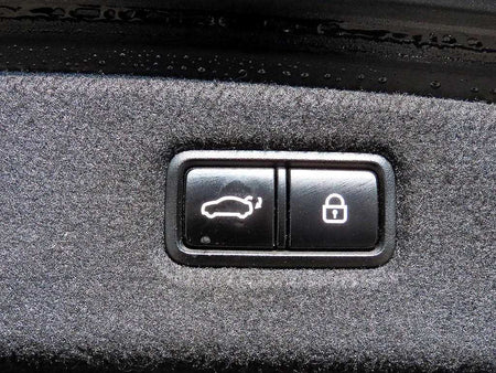Genesis G90 — photo 18