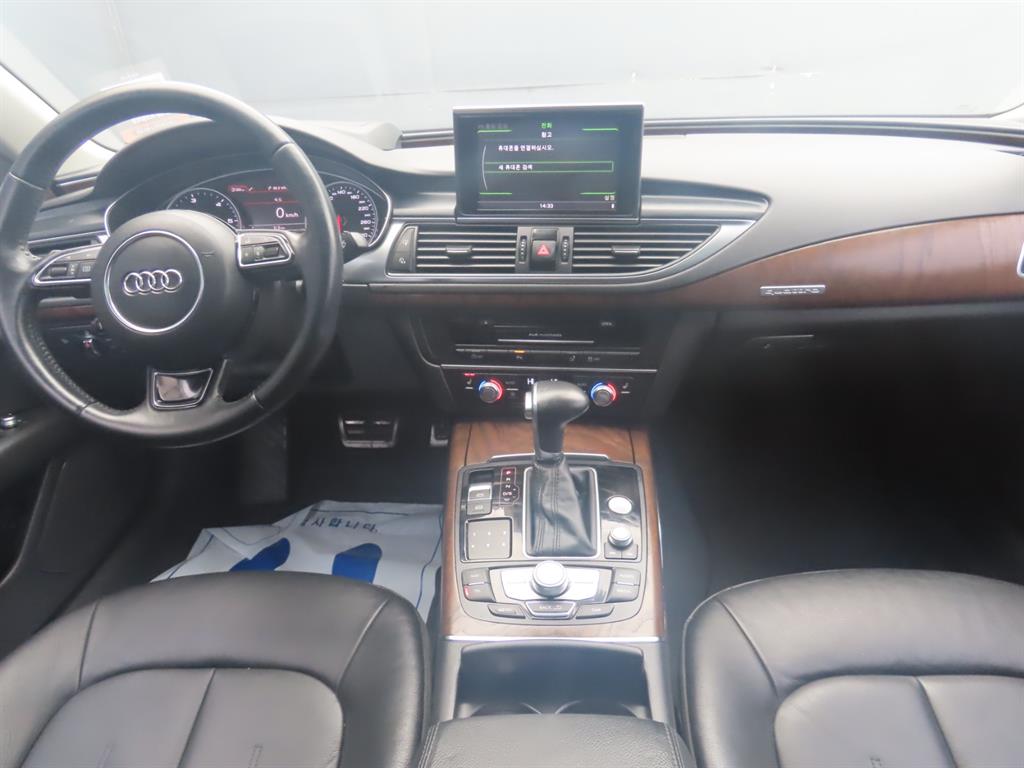 Audi A7 — photo 08