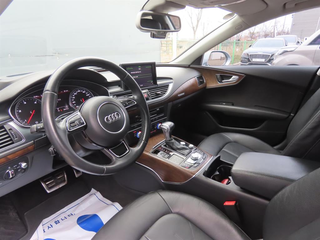 Audi A7 — photo 17