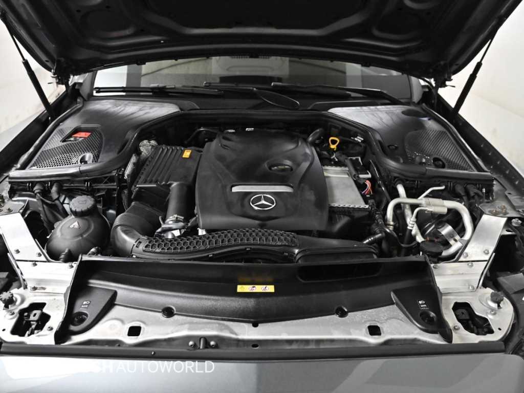 Mercedes-Benz E-Class — photo 06