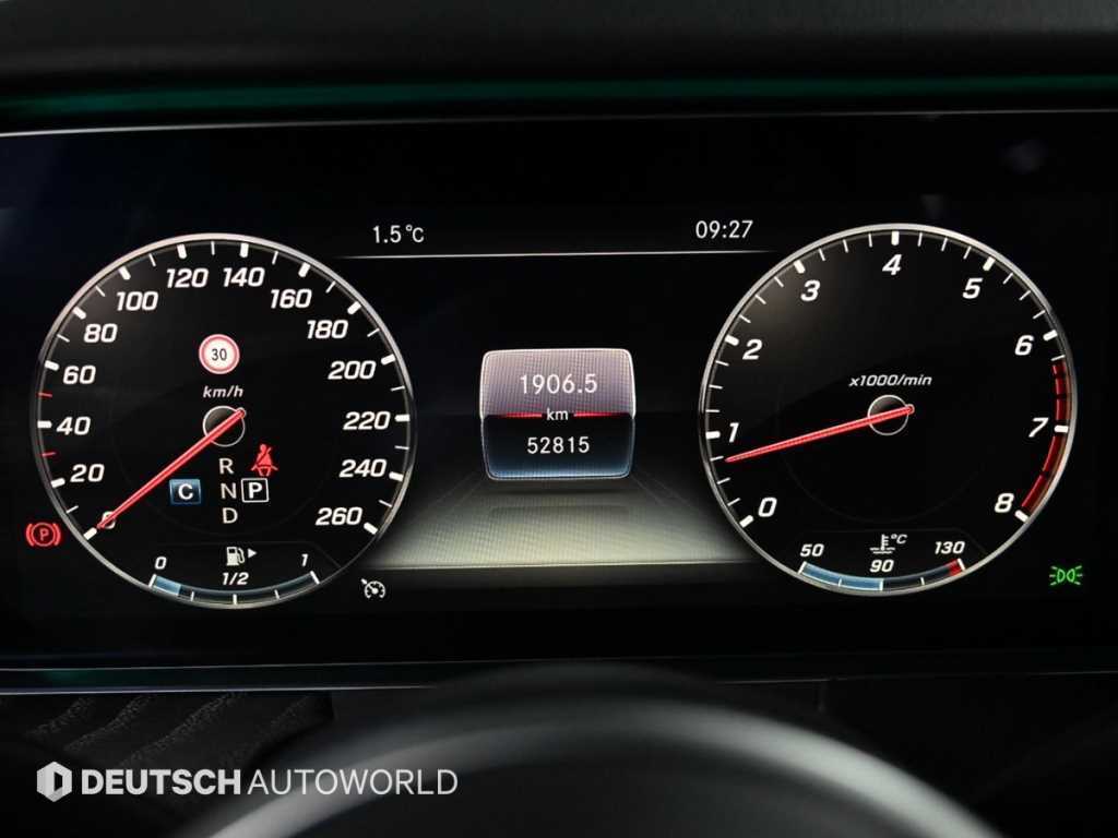Mercedes-Benz E-Class — photo 08