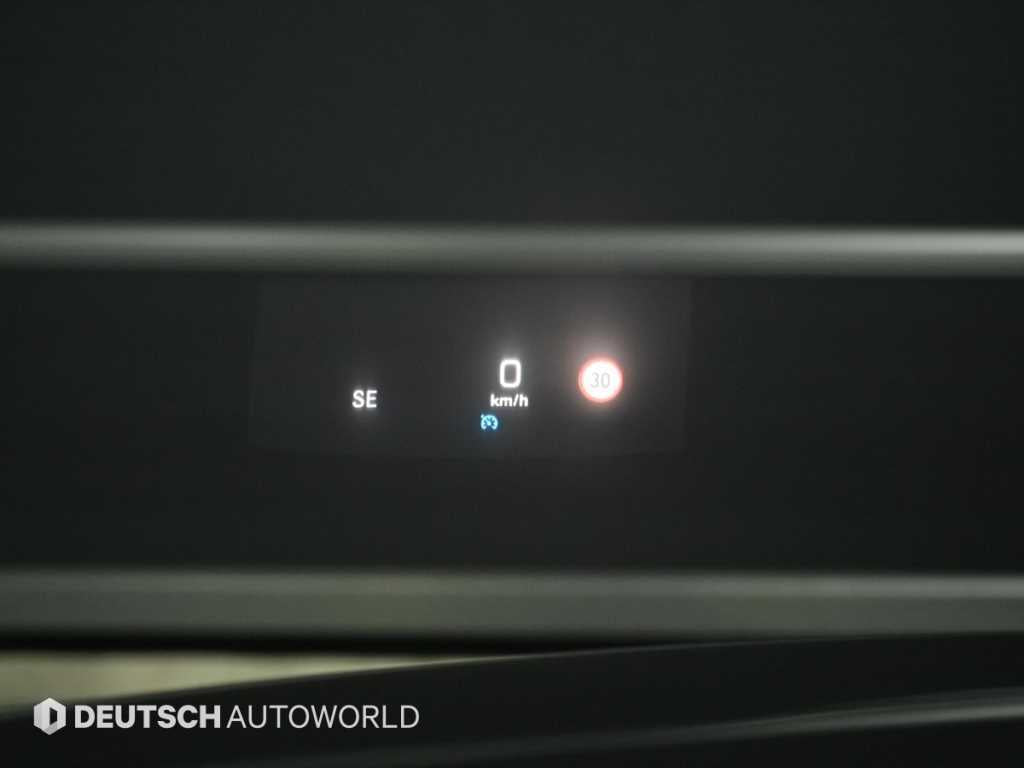 Mercedes-Benz E-Class — photo 18
