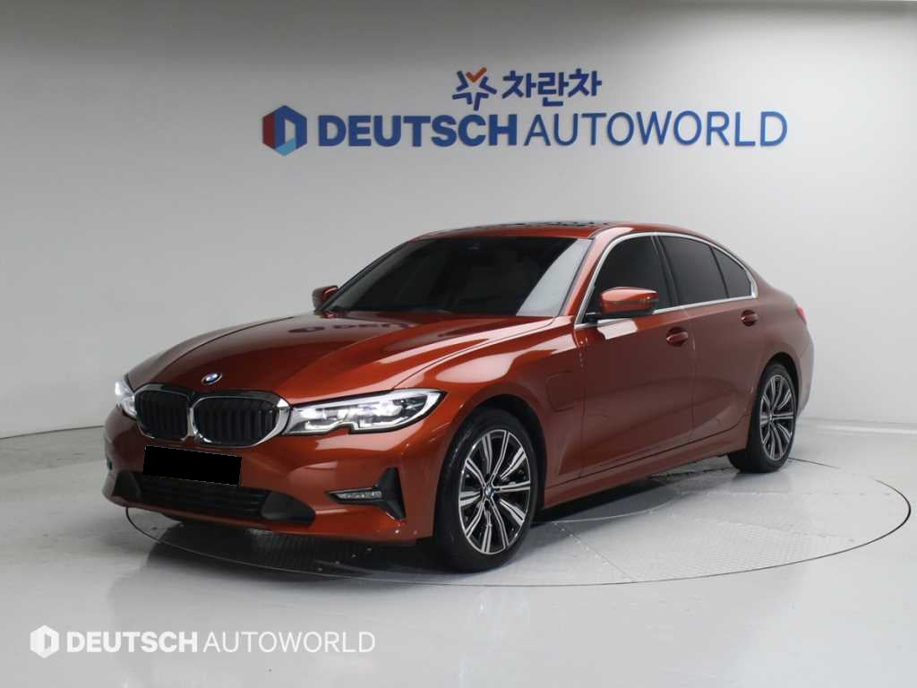 BMW 3-Series — photo 01