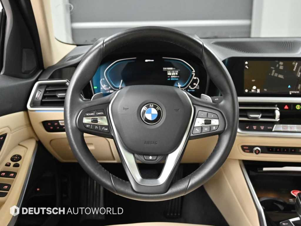 BMW 3-Series — photo 13