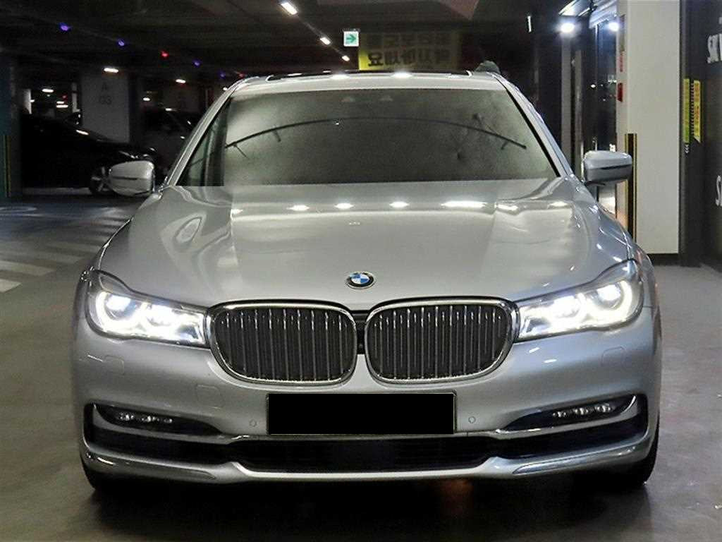 BMW 7-Series — photo 02
