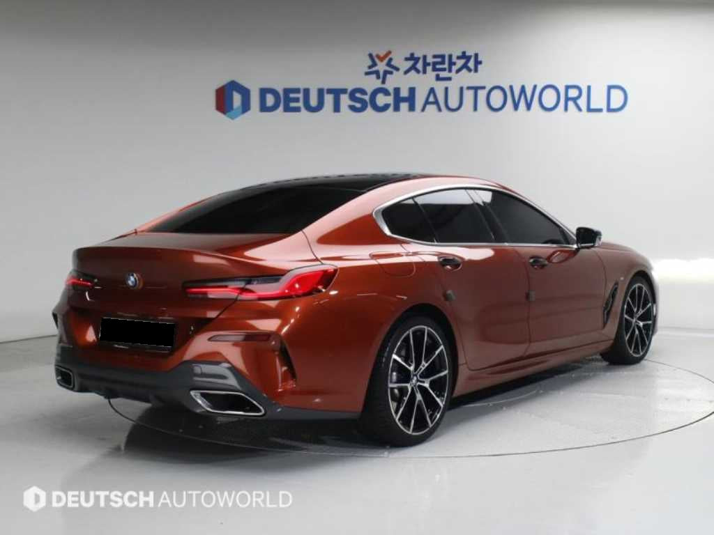 BMW 8-Series — photo 02