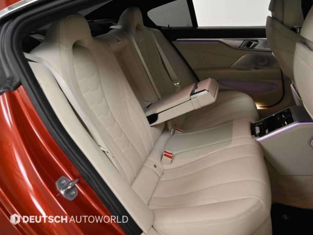 BMW 8-Series — photo 12